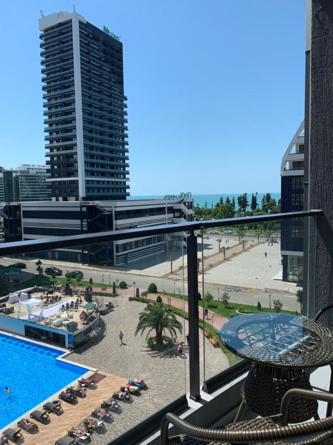 White Sails Apartment Batumi Ngoại thất bức ảnh