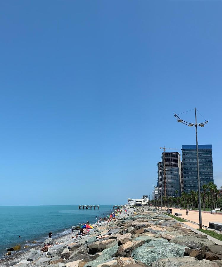 White Sails Apartment Batumi Ngoại thất bức ảnh