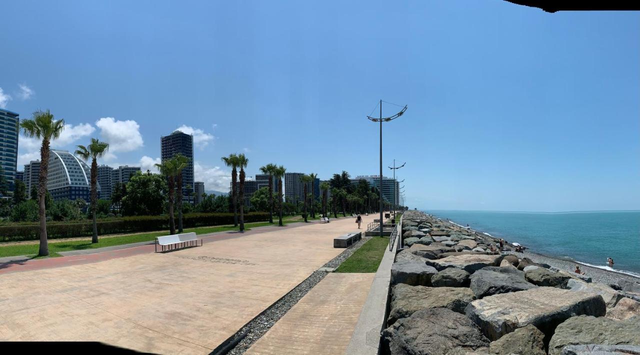 White Sails Apartment Batumi Ngoại thất bức ảnh
